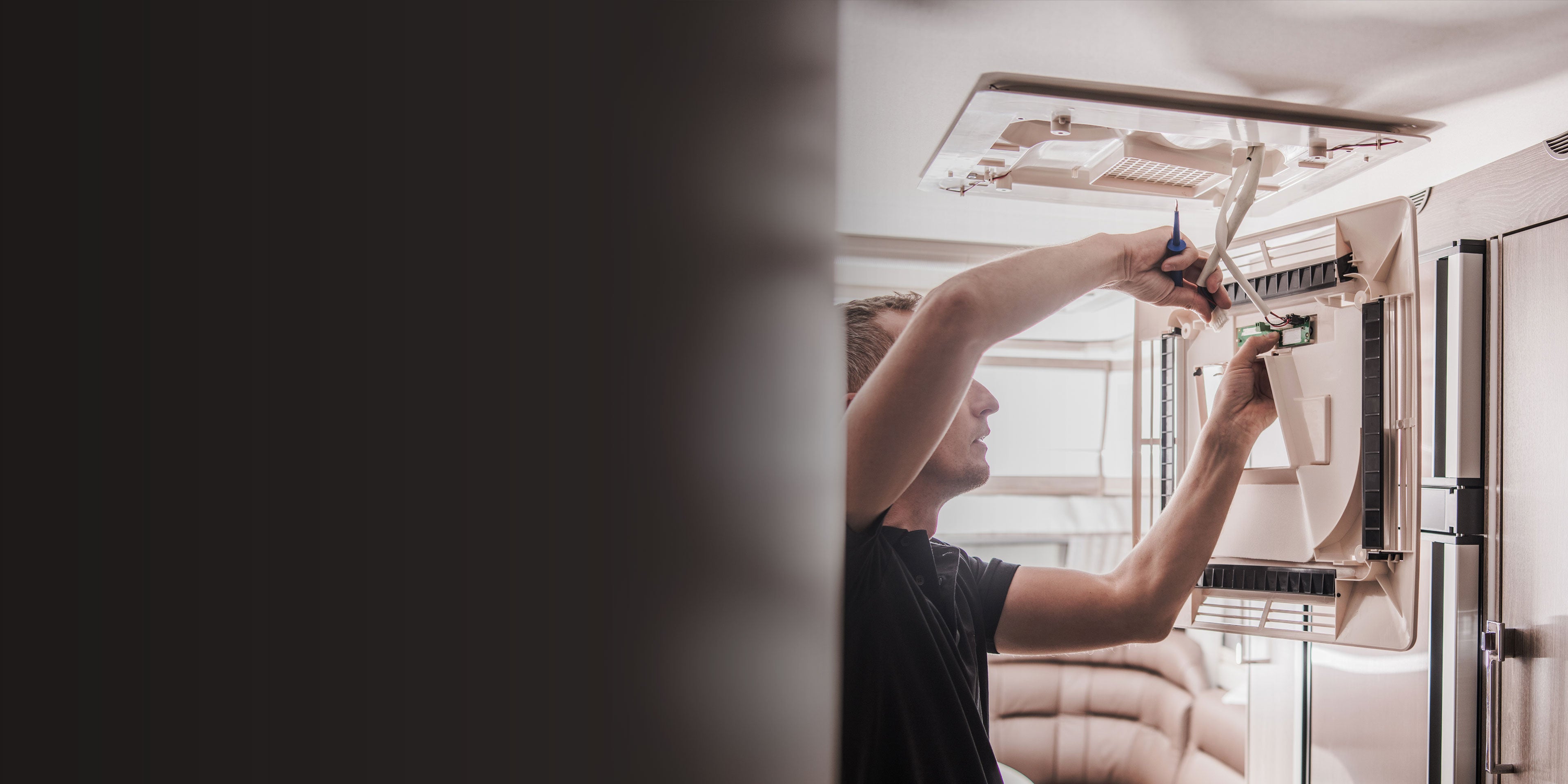 Caravan & Motorhome Windows, Spares & Accessories – Caravan Crazy